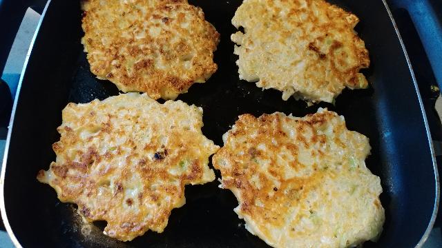 Okonomiyaki after flip.